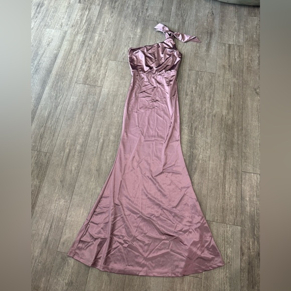 🌸BOUTIQUE silky purple dress ✨ - Picture 2 of 9